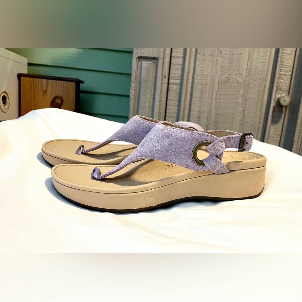 *EUC* VIONIC Jolie Suede Sandals/Shoes  - Womens Size 8 - Lavender - Orthotic - Picture 2 of 8